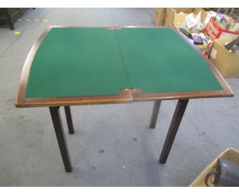 An early 20th century mahogany foldover card table, 29" h x 27"w 