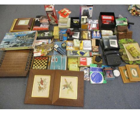 A miscellaneous lot of late 20th century household items, some new in original boxes, to include an Emerson bicycle radio, cl