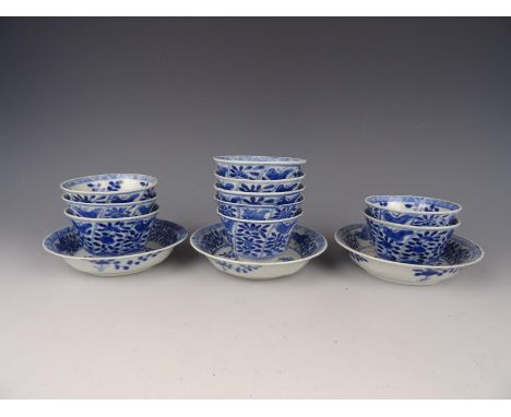 Lot of 13 Chinese porcelain Blue and White cups and saucers with flowers-18th century. Cups:Height: 5 cm. Diameter 8 cm. Sauc