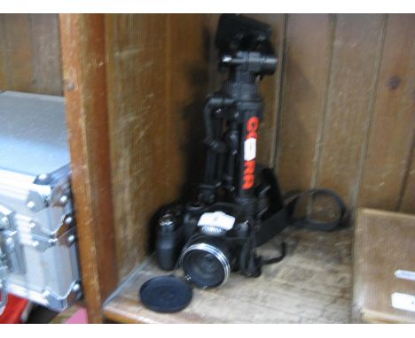 A Fujifilm digi camera and tripod 