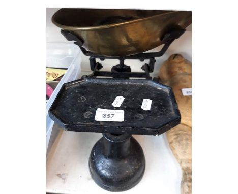 Vintage kitchen scales and weights 