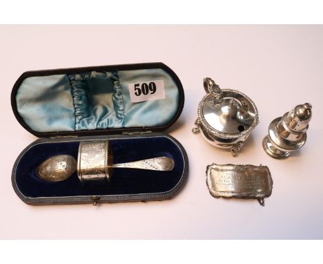 Collection of assorted Silver Tableware to include Silver Salt, Silver Pepperette, Cased Spoon and Napkin etc. 189g total wei