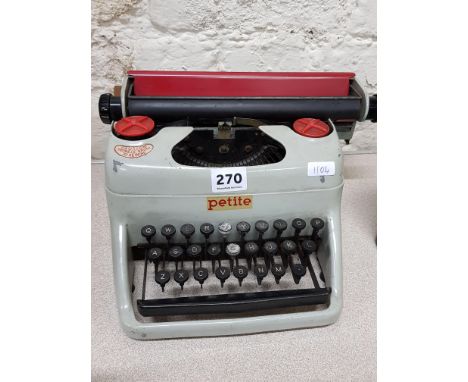 VINTAGE CHILDS PETITE TYPEWRITER