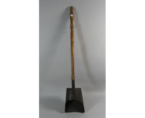 A Vintage Long Handled Scoop, 101cm Long 