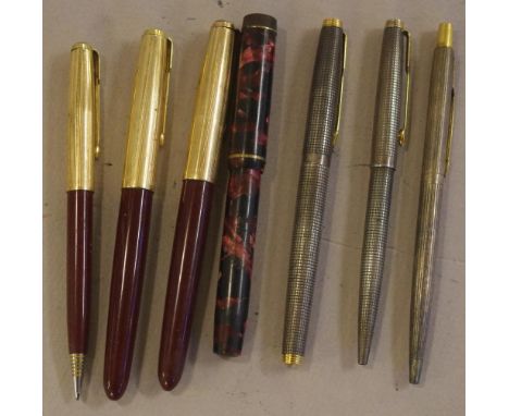 Sterling silver Parker pen set together with a second Parker pen set with rolled gold caps and a vintage Mentmore fountain pe