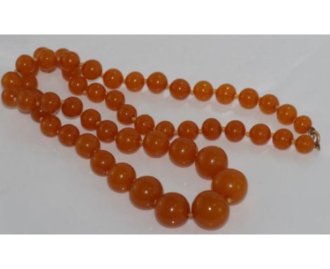 Vintage graduated butterscotch amber necklace size: approx 78cm length