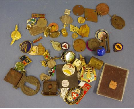 Box of vintage badges, plates & stick pins