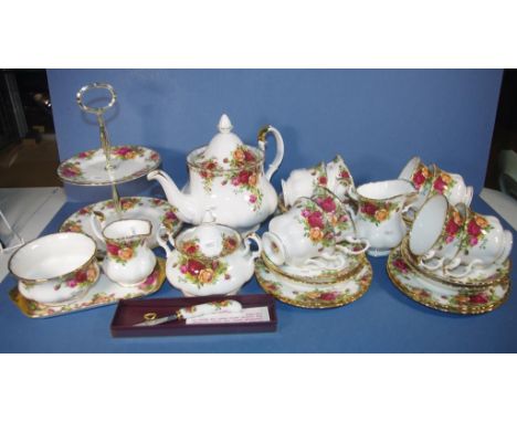 Royal Albert 'Old Country Roses' teaset comprising large teapot, 8 trios, 2 milk jugs, 2 sugar bowls, butter knife, small tra