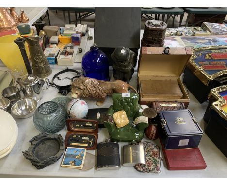 A COLLECTION OF MIXED ITEMS TO INCLUDE CERAMIC ORNAMENTS, VINTAGE BOOKS, MANICURE SET ETC 