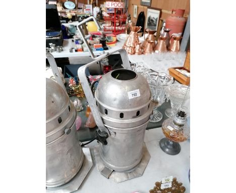 A VINTAGE METAL STAGE LIGHT 