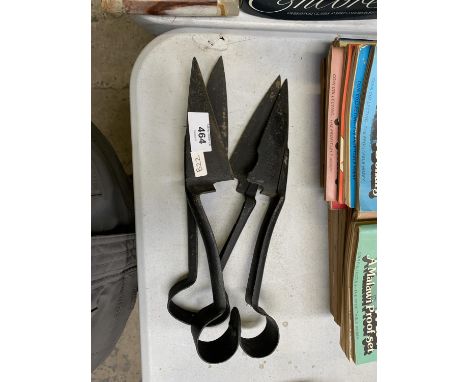 VINTAGE METAL SHEARS 