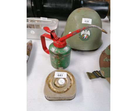 TWO VINTAGE OIL CANS TO INCLUDE DANISH MACHINE GUN EXAMPLE 