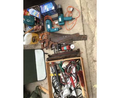VARIOUS ITEMS TO INCLUDE A BLACK AND DECKER HEAT GUN, DRILL, VINTAGE TOOLS, ETC IN WORKING ORDER 