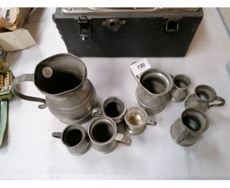 A GROUP OF ASSORTED VINTAGE PEWTER TANKARDS 