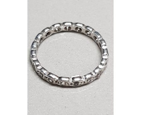 9CT GOLD ETERNITY RING SIZE M 1.9G