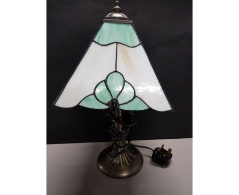 TIFFANY STYLE TABLE LAMP