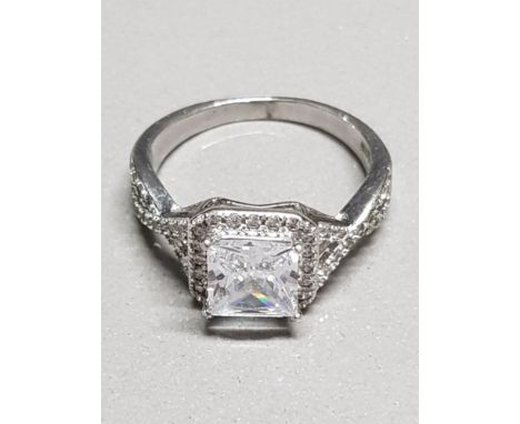 SILVER AND CZ CLUSTER RING SIZE P1/2 GROSS WEIGHT3.3G