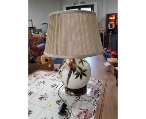 MODERN TABLE LAMP WITH BRASS EFFECT BASE