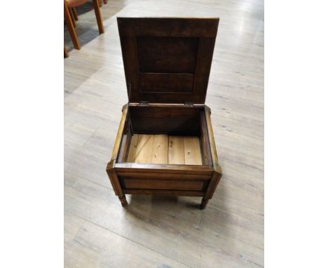 VINTAGE SEWING BOX