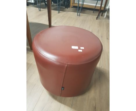 VOGUE RED POUFFE