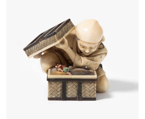 Netsuke von Yasuaki (Homei)Japan, Meiji-Zeit. Signiert Yasuaki mit rotem Siegel Kodama. Elfenbein, eingelegt mit Silber, Kora