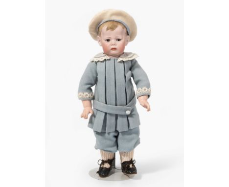 Kämmer & Reinhardt-Charakterjunge "115"Deutschland, um 1911. Kurbelkopf mit Schlafaugen und geschlossenem Mund aus Biscuit-Po