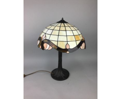 TIFFANY STYLE TABLE LAMP, 55cm high