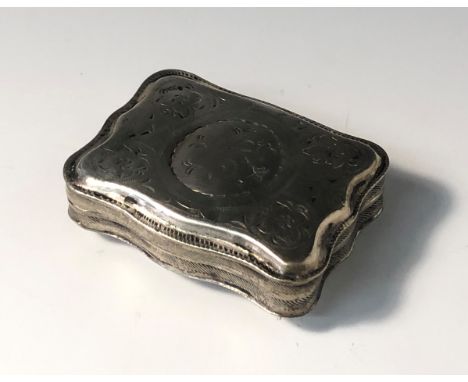 An engraved early 19th century continental snuff box.