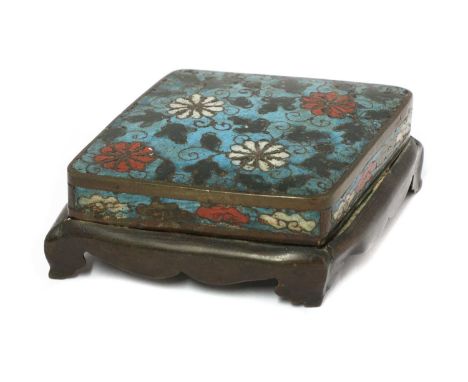 A Chinese cloisonné stand,late Ming dynasty, of lozenge form on bracket feet, decorated with scrolling flowers, 15cm long明晚期 