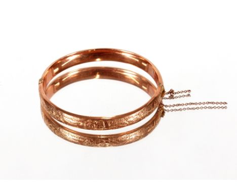 A 9ct gold snap bangle, approx. 9.5gms