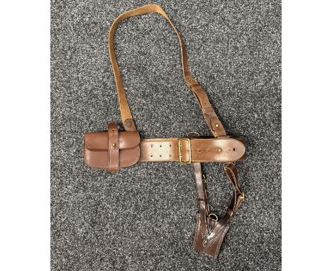 WW2 British Army Officers Sam Brown Belt. Complete with pistol ammo pouch and sword hanger. Belt is maker marked "Wm. Anderso