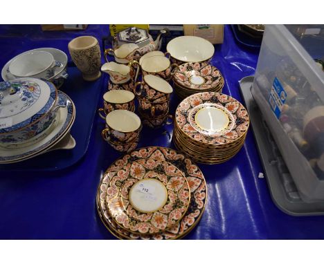 Quantity of gilt and Imari decorated tea wares