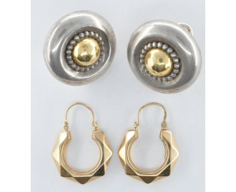 Two pair of stud earrings to include a pair of silver and 18ct gold round panel earrings with hammered gold centres (marked 9