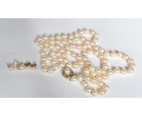 A vintage ladies cultured pearl necklace having a 14ct gold clasp, together with two pairs of pearl stud earrings (one pair h