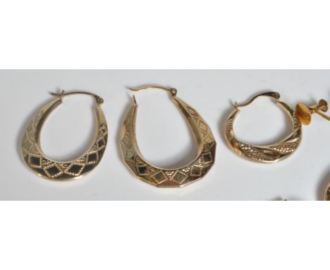 A collection of assorted 9ct gold / 375 marked and unmarked earrings / hoops. Together with a pair of 9ct gold hallmarked sim