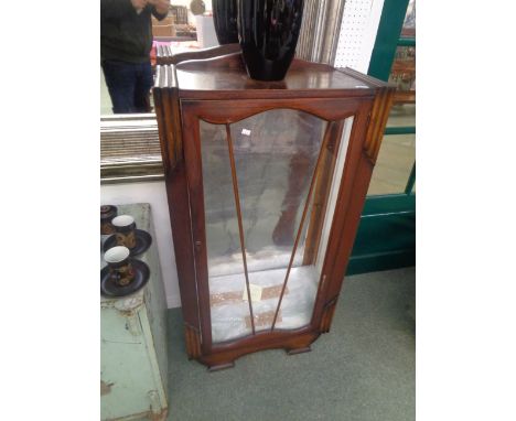 Oak Art Deco Glazed Single China cabinet of 3 shelves, 61cm Width 