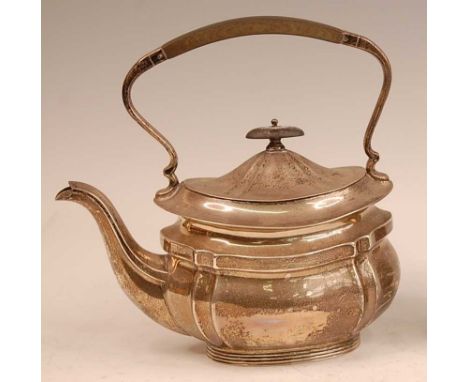 A George V silver tea kettle, having ebony finial topped hinged dome cover, 23.4oz, maker Mappin &amp; Webb, Sheffield 1911, 