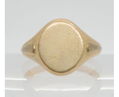 A 9ct gold signet ring, size S, weight 9.6gms Condition Report:Available upon request