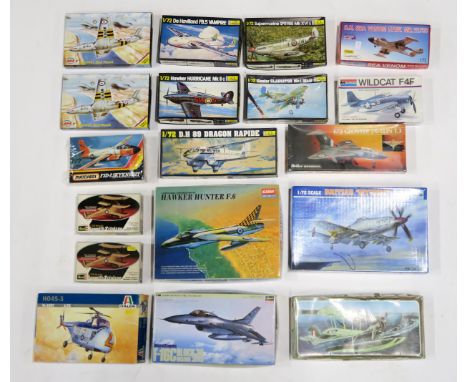 Assorted model aircraft kits by Revell, Heller, Hasegawa and others; including a 1:72 scale Sopwith Triplane, Gloster Gladiat