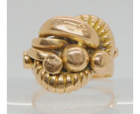 An 18ct gold dress ring, size R, weight 9.6gms Condition Report:Available upon request