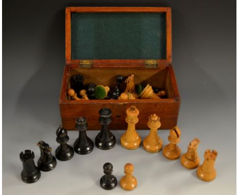 An early 20th century boxwood and ebonised Staunton pattern chess set, possibly Jaques, weighted bases, the Kings 9.5cm high,