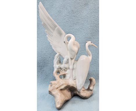 Nao glazed ceramic figure group depicting two Cranes. Approx. 25.5cms H
reasonable used condition