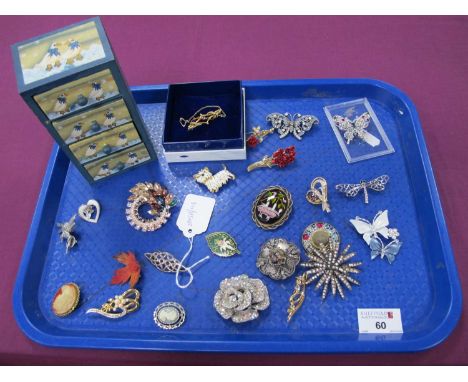 A Collection of Assorted Brooches, including Edwardian openwork bar brooch, with seed pearl highlights, "925" Celtic style, e