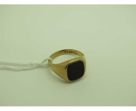 A 9ct Gold Signet Style Ring, with inset cushion shape panel (finger size R).