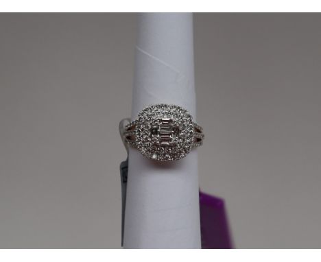 Gemporia - A 1.08cts diamond 18k gold Tomas Rae ring, set with baguette and round cut diamonds, size N to O, metal 5.58g, wit