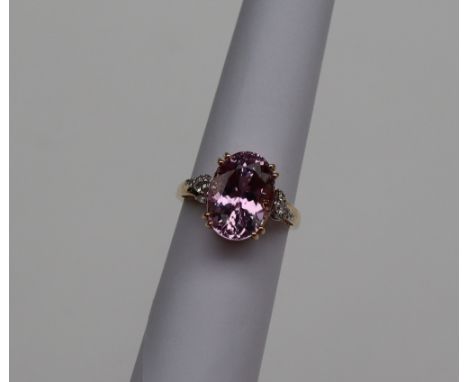 Gemporia - A Mawi Kunzite and Diamond 18k gold Tomas Rae collection ring, with an oval 8.260cts Kunzite pear shaped and round