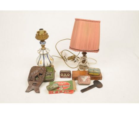 A group of collectable itemsTo include a gilt metal and porcelain table lamp, (sold electrically untested), together with fiv