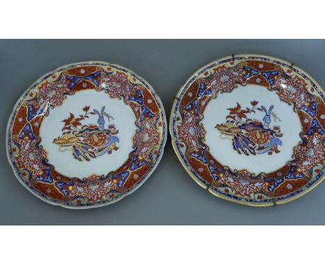 A Copeland Spode George IV Coronation specimen plate and a similar plate, the former with factory inscription to back, diamet