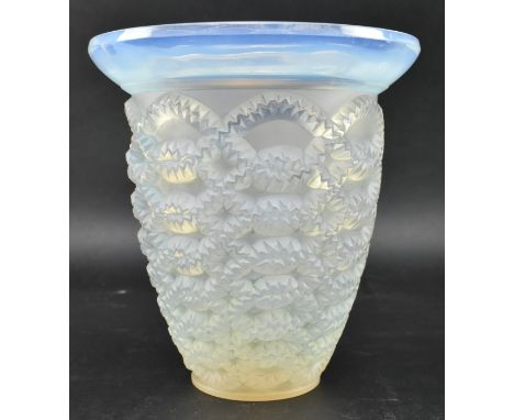 Rene Lalique - Guirlandes Vase - an early 20th century 1930s French opalescent centrepiece vase, No. 10-887. The vase featuri