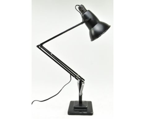 Herbert Terry - Model 1227 - A 20th century Anglepoise table / desk lamp light. The lamp having a conical shade with cooling 